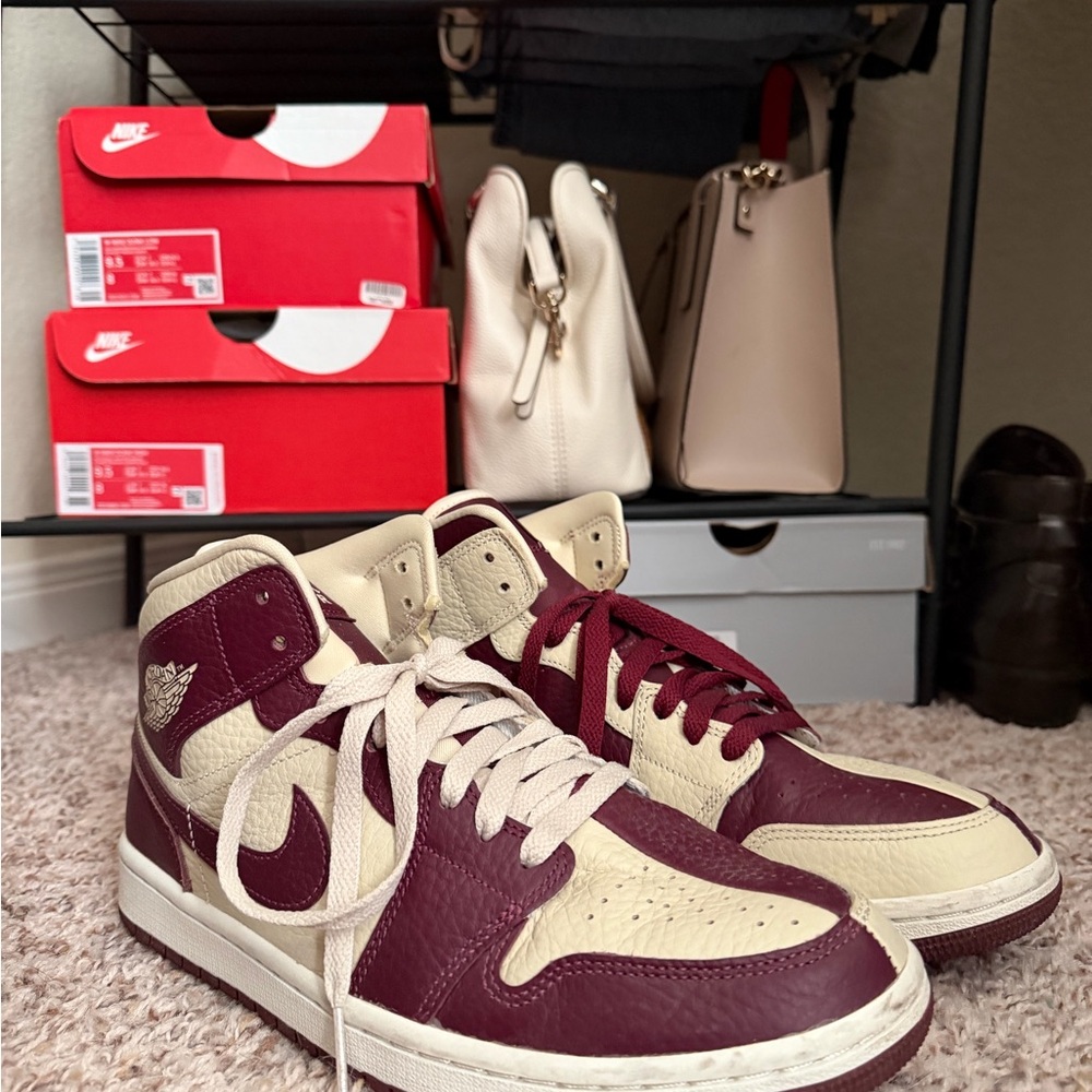 Nike Women’s Air Jordan 1 Mid SE